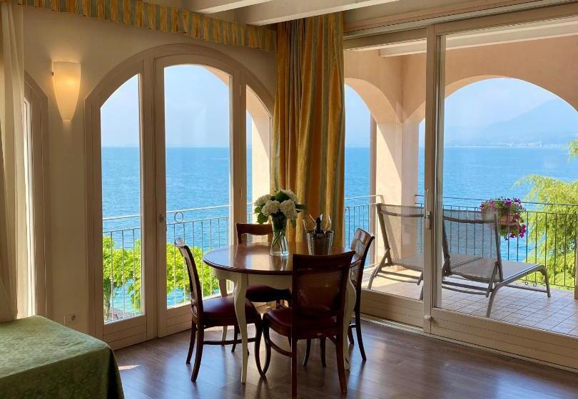 Suite with lake view, Pai