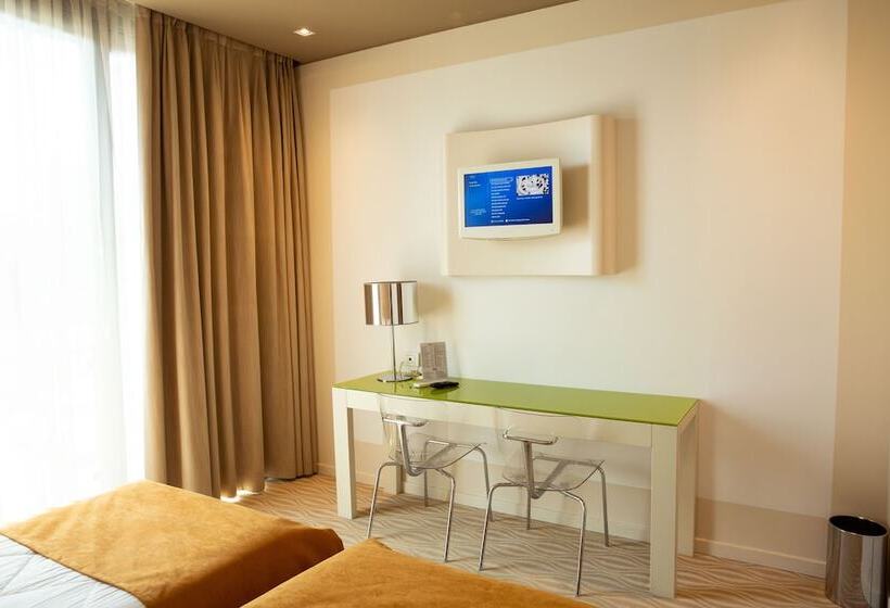 Номер Стандарт, One Hotel & Restaurant