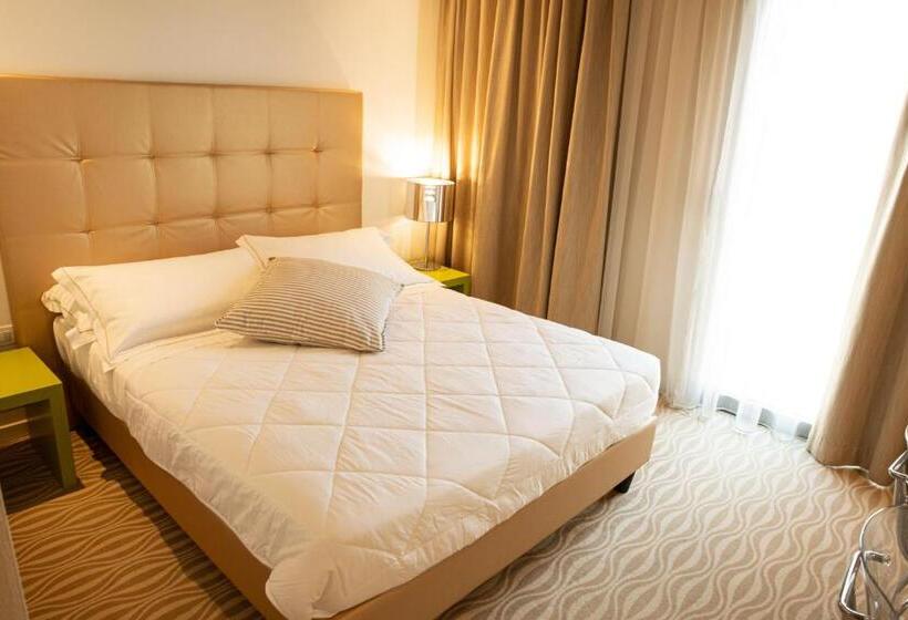 Номер Стандарт, One Hotel & Restaurant