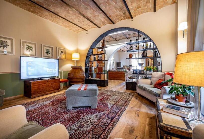 غرفة قياسية, Villa S.andrea