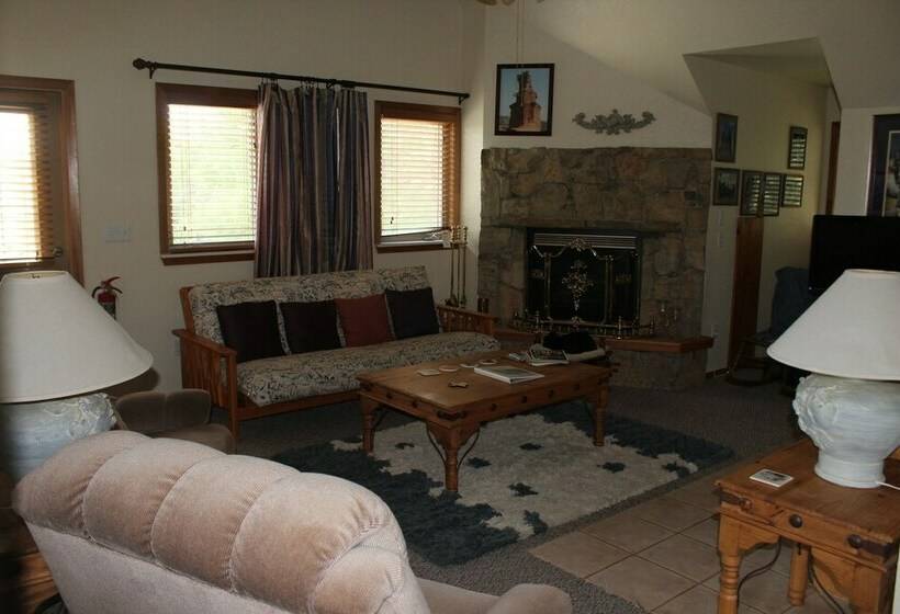 컴포트 스위트, Prow D House Bed & Breakfast