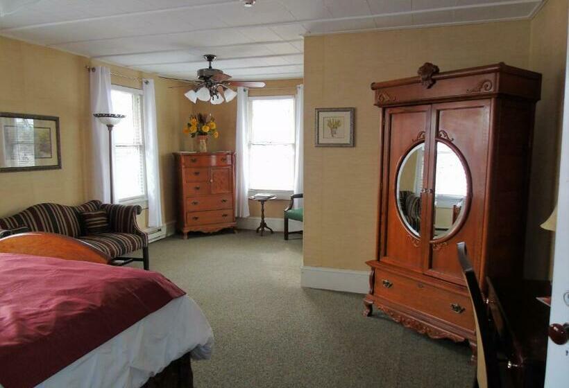 Люкс Кровать Кинг, The Charleston Inn Hendersonville Nc