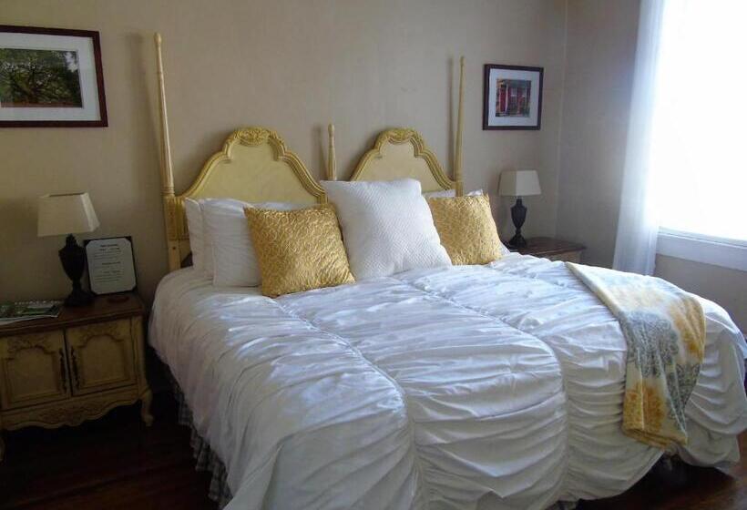 Люкс Кровать Кинг, The Charleston Inn Hendersonville Nc