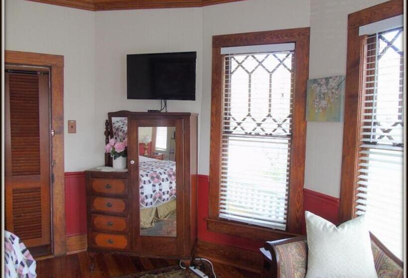 Стандартный Номер Кровать Кинг, The Charleston Inn Hendersonville Nc