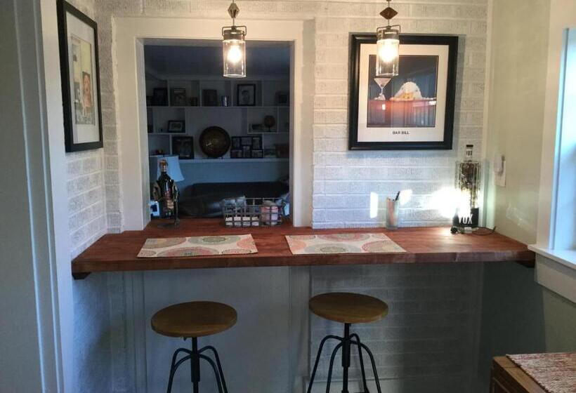 Дом 1 Спальня, The Charleston Inn Hendersonville Nc