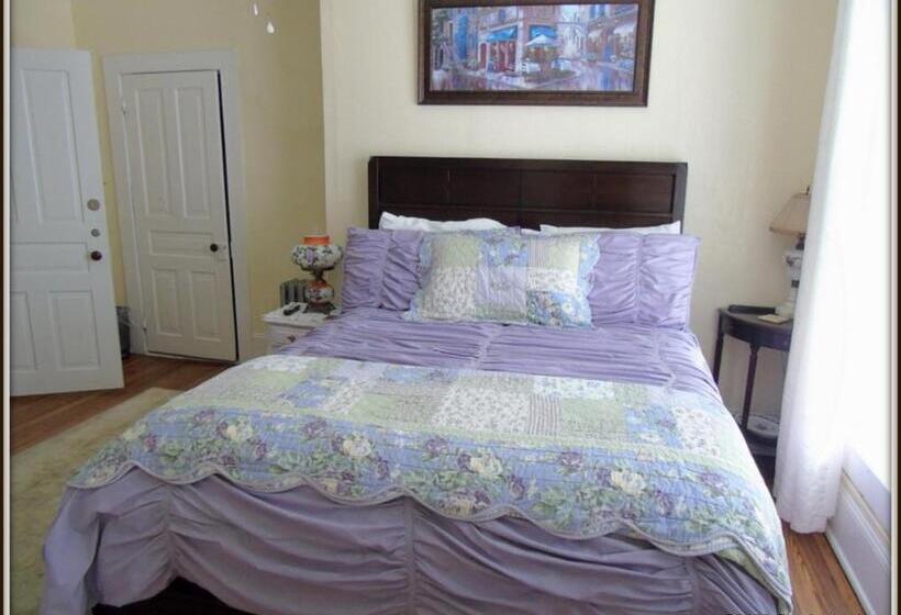 Номер Стандарт, The Charleston Inn Hendersonville Nc
