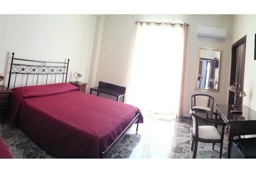 اتاق استاندارد سه نفره, B&b Capo Sant'alessio