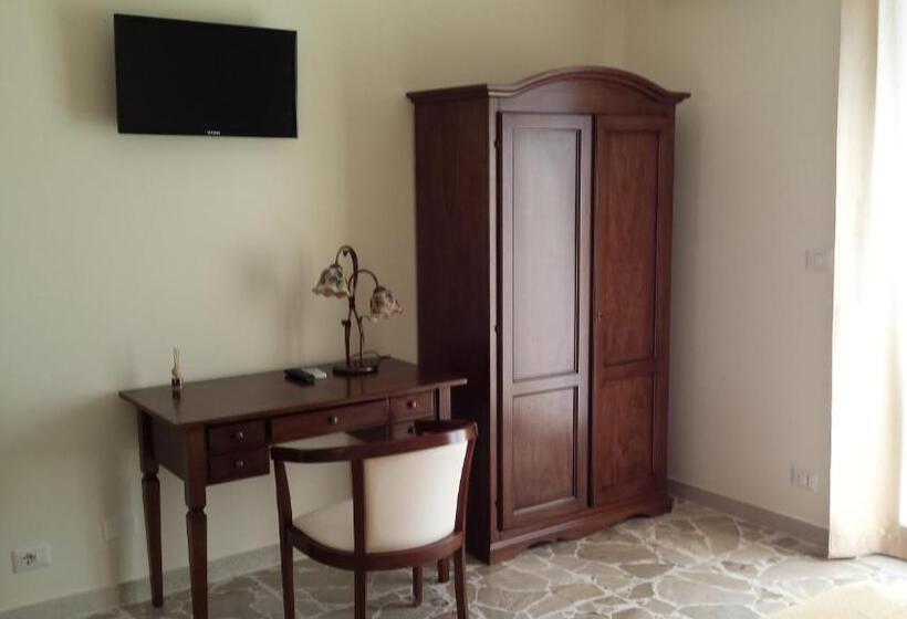 اتاق استاندارد سه نفره, B&b Capo Sant'alessio