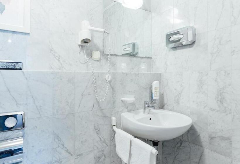 Номер Стандарт, Das Kleine Hotel In Ruhiger Stadtlage