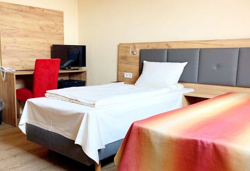 Номер Стандарт, Turm Hotel Hanau