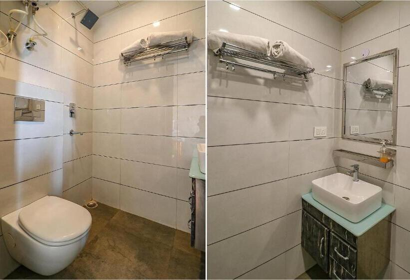 Quarto Deluxe, Fabhotel The Chaitanyas