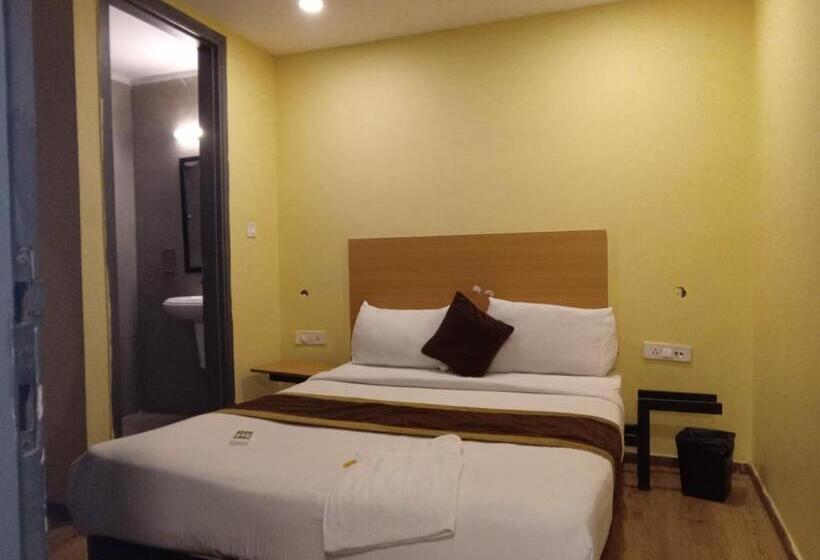 Quarto Deluxe, Fabhotel The Chaitanyas