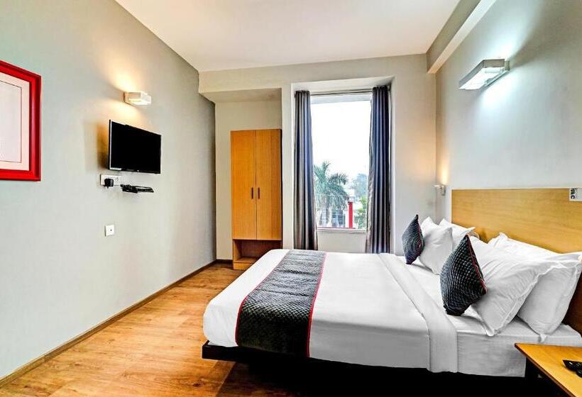 Трехместный Номер Классика, Super Townhouse Sector 30 Near Botanic Garden Of Indian Republic