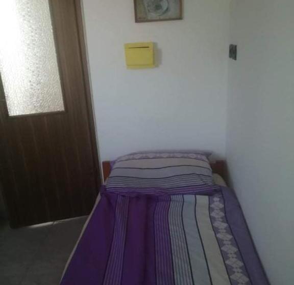 标准三人间, Malomtavi Vendégház Tapolca
