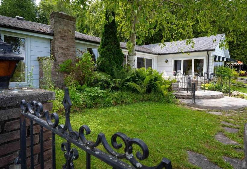 带1个卧室的公寓, Somewhere In Time   Retro Spacious Cottage With Private Sandy Beach