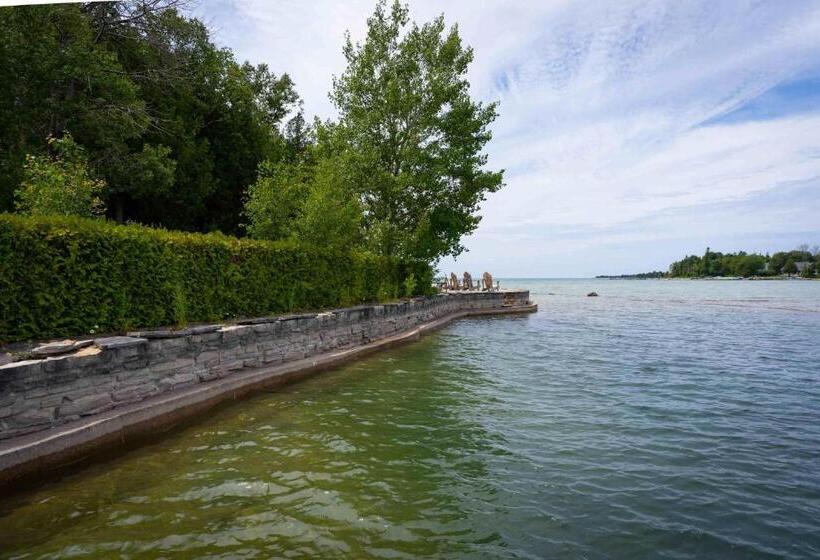 带1个卧室的公寓, Somewhere In Time   Retro Spacious Cottage With Private Sandy Beach