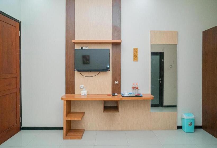 Номер Стандарт, Reddoorz Plus Syariah @ Jalan Dokter Wahidin Bojonegoro
