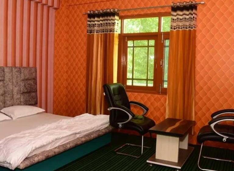 Трехместный Номер Классика, O Graceland