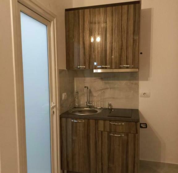 スタンダード４人部屋, Arjan Dyli Guesthouse