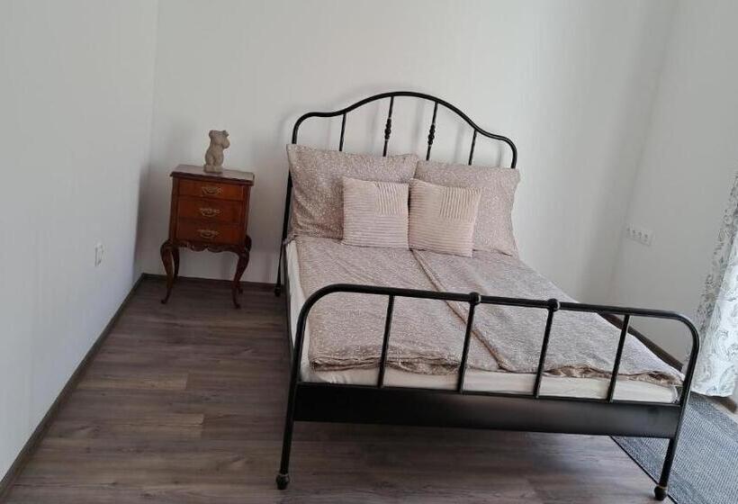 Номер Стандарт, Castellum Apartman