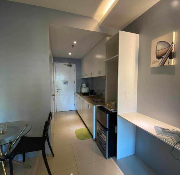 Студио Стандарт с Балконом, Sea Residences By Sher