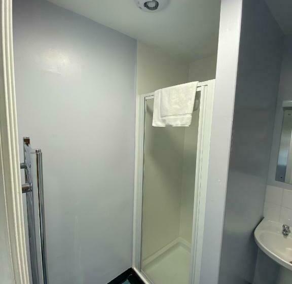 Номер Стандарт Трехместный, Waterfront Lodge   Accommodation Only