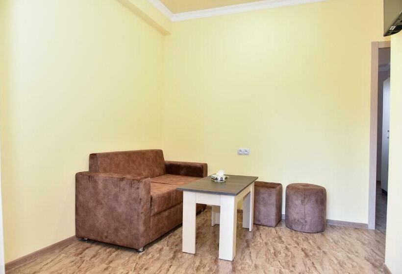 Трехместный Номер Стандарт с Балконом, Aba Resort