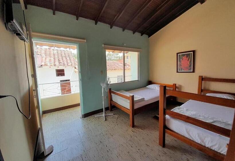 Номер Стандарт, Hostal Heliconias