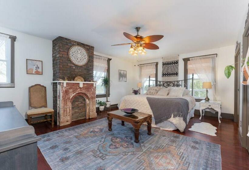 Номер Стандарт, Saratoga Farmstead B&b