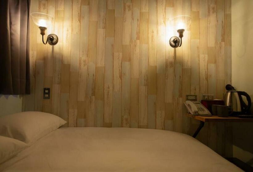 اتاق استاندارد, The Rooms Inn