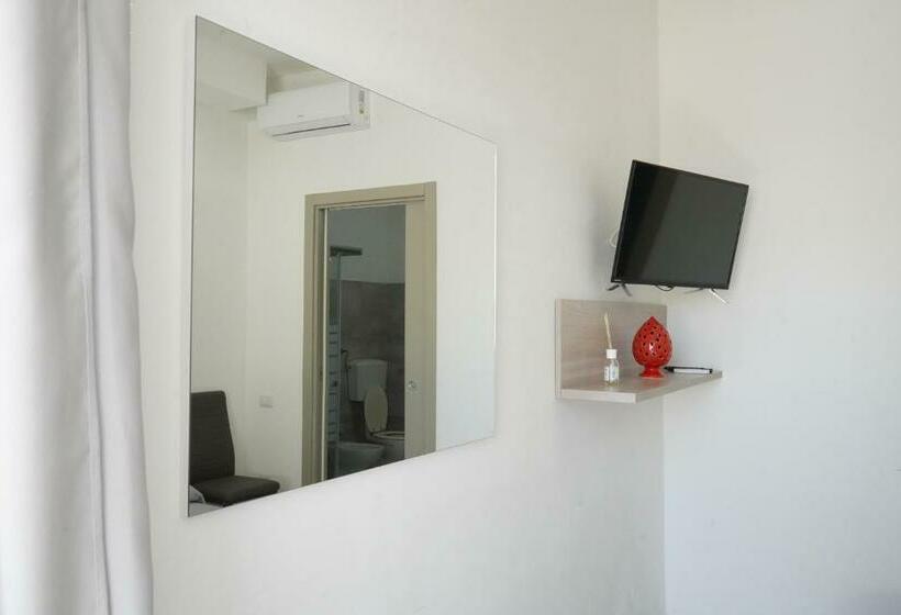 اتاق استاندارد, Resort Leonardo  Room, Pool & Restaurant