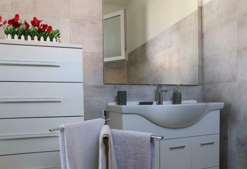 اتاق استاندارد, Resort Leonardo  Room, Pool & Restaurant