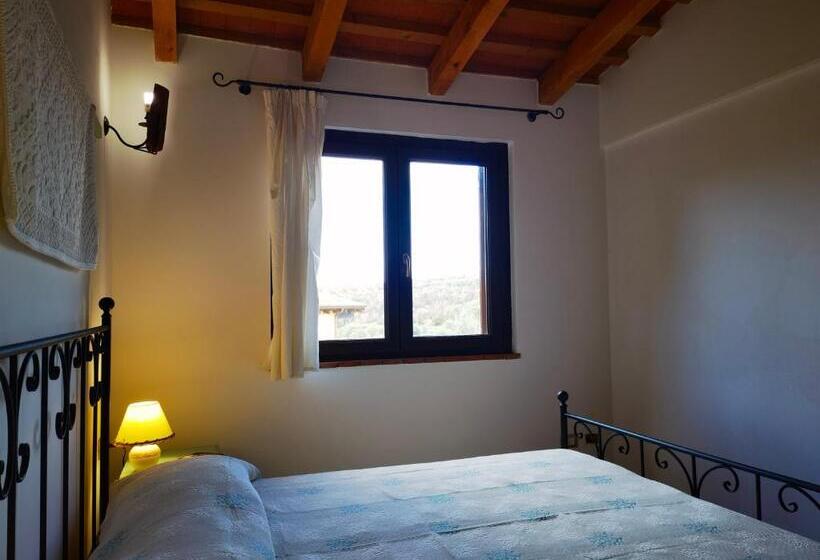 Номер Стандарт с Балконом, La Corte Degli Ulivi   Albergo Rurale