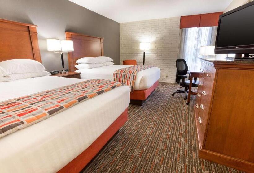 Номер Superior, Drury Inn & Suites Joplin