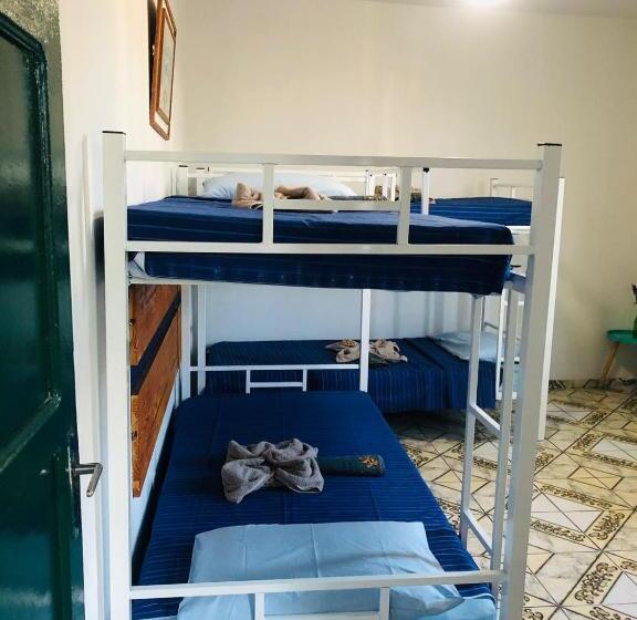 Кровать в Общей Комнате, Tamboleiros Hotel & Hostel