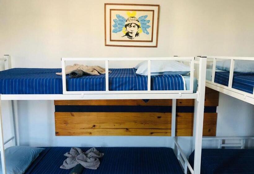 Кровать в Общей Комнате, Tamboleiros Hotel & Hostel