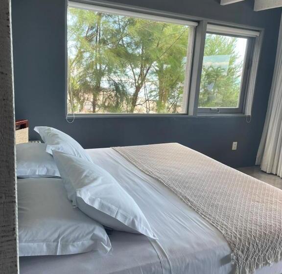 침실 2개 주택, Club De Mar Condo