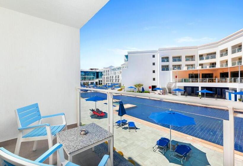 اتاق لوکس با چشم‌انداز استخر, Pickalbatros Blu Spa Resort   Adults Friendly 16 Years Plus  Ultra All Inclusive