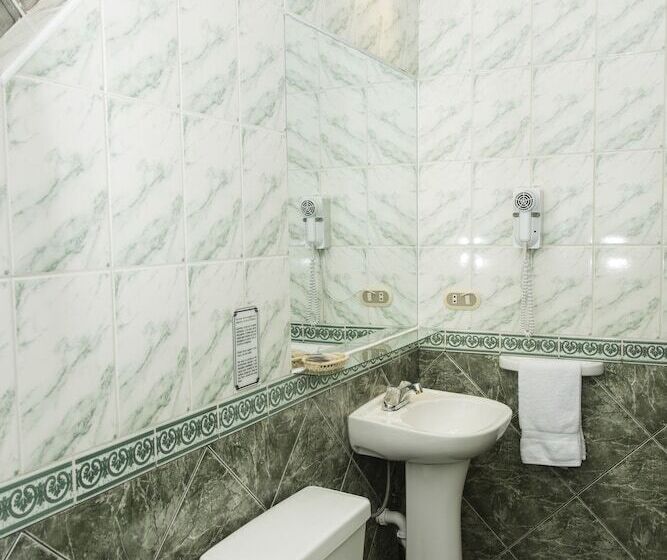 Quarto Estandar Individual, Hostal El Triunfo