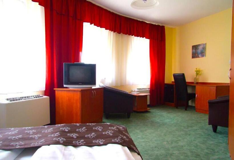 Номер Superior, Europa Hotel és étterem