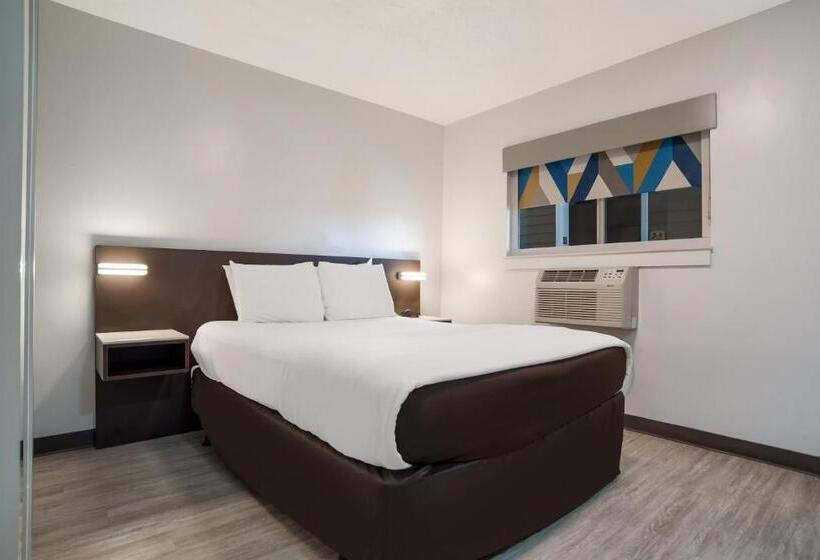 Номер Стандарт, Suburban Studios Biloxi North Area