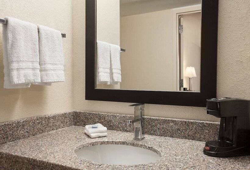 Номер Стандарт 2 Двуспальные Кровати, Super 8 By Wyndham Rahway/newark