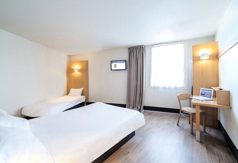 Номер Стандарт Трехместный, B&b Hotel Paris Malakoff Parc Des Expositions