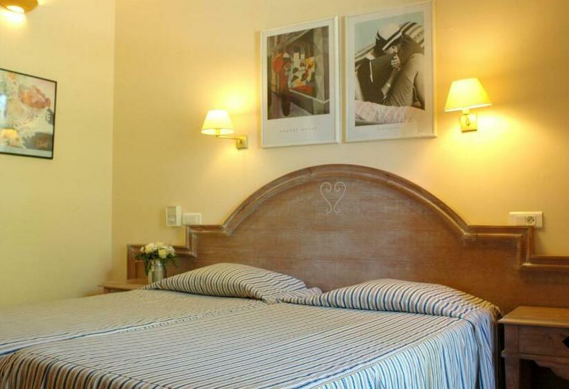 Номер Стандарт с Балконом, Vacances Bleues Hôtel Castel Luberon