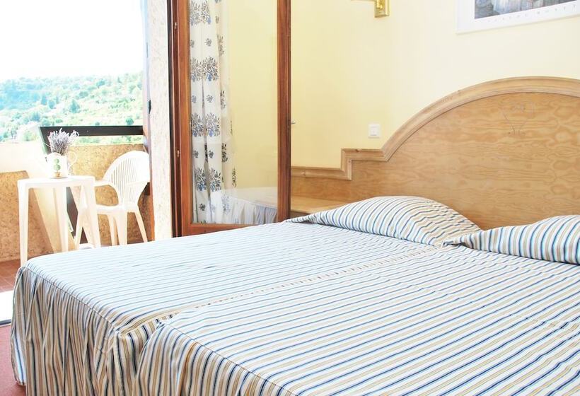 Номер Стандарт с Балконом, Vacances Bleues Hôtel Castel Luberon