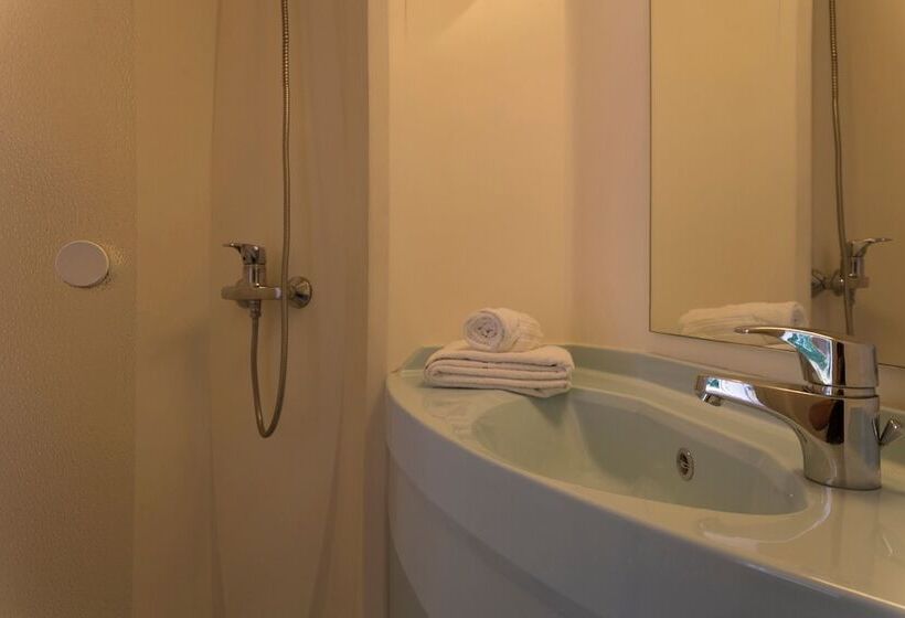 Номер Стандарт, The Originals Access, Hôtel Tulle