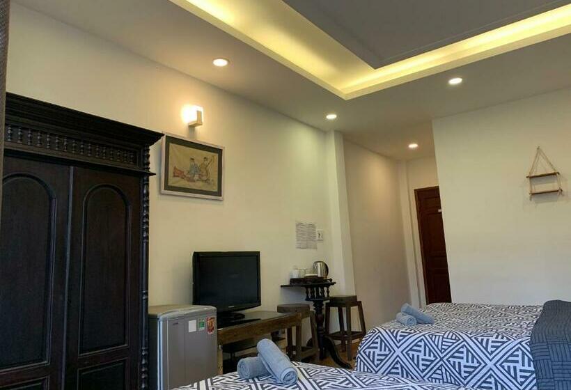 패밀리 룸, Ace Home