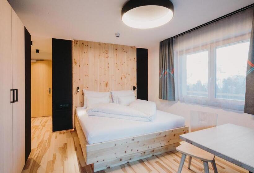 استودیو استاندارد با بالکن, Alpin   Studios & Suites