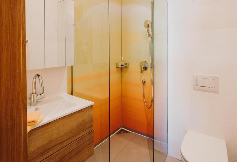 سوییت خانوادگی, Alpin   Studios & Suites