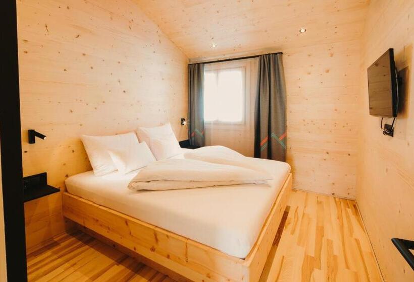 استودیوی استاندارد, Alpin   Studios & Suites